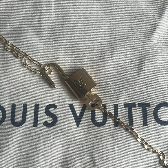 Louis Vuitton gold lock and key #301 - Picture 6 of 7